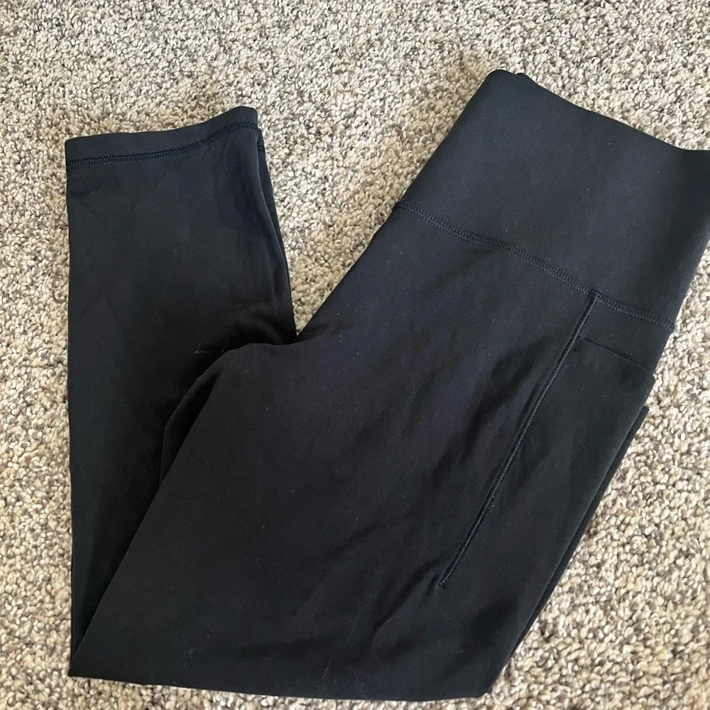 Athleta Salutation Stash Pocket Capri size small